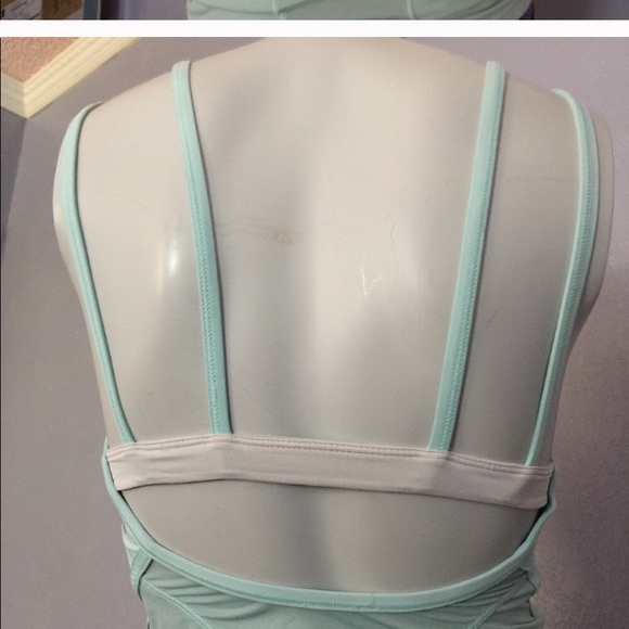 Light Green Lululemon Tank Top. In great condition - Picture 4 of 6